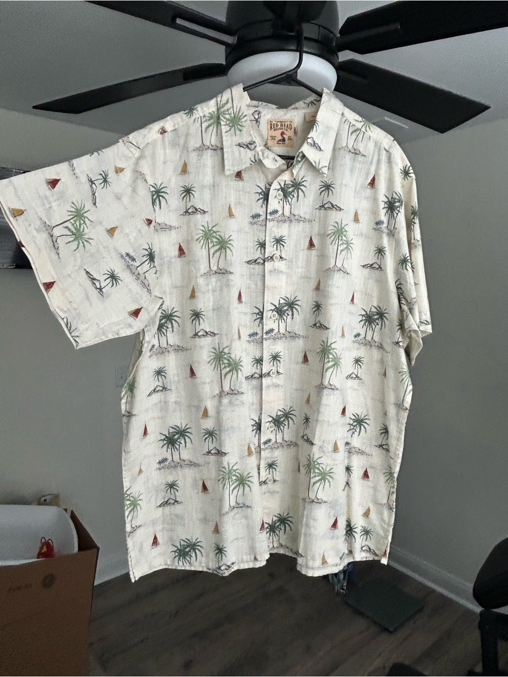 Red Head Cream Short-Sleeve Palm & Sail Print Button-Down Shirt